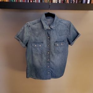 GAP Women's 1969 Denim Short Sleeve Western Shirt